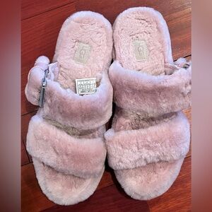 UGG FURRY SLIDES/SLIPPERS SIZE 10 BABY PINK
